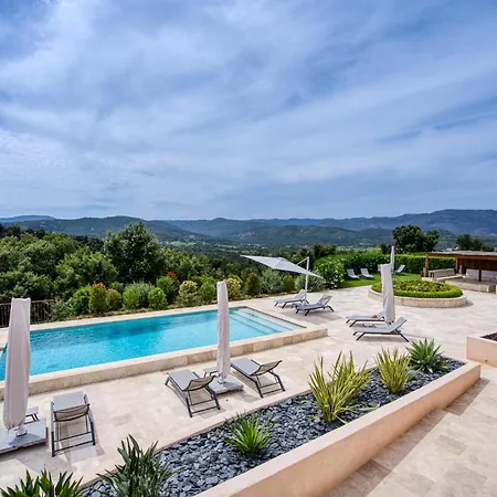 Beautiful Provencal Mas In The Golfe De Saint-tropez