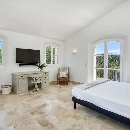 Villa Beautiful Provencal Mas In The Golfe De Saint-tropez