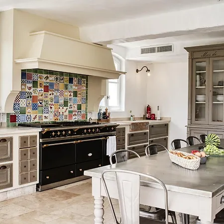 Beautiful Provencal Mas In The Golfe De Saint-tropez